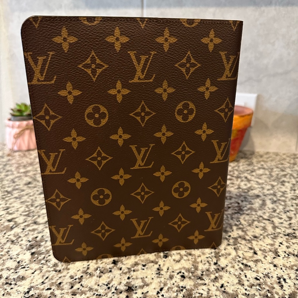 Louis Vuitton Desk Agenda - Picture 3 of 14